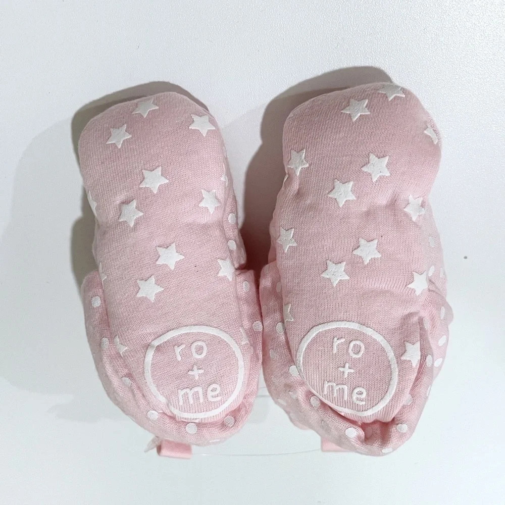 RO & Me by Robeez Soft Polka Dot Knit Shoes 6-12 months